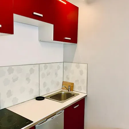 Center Apartment *